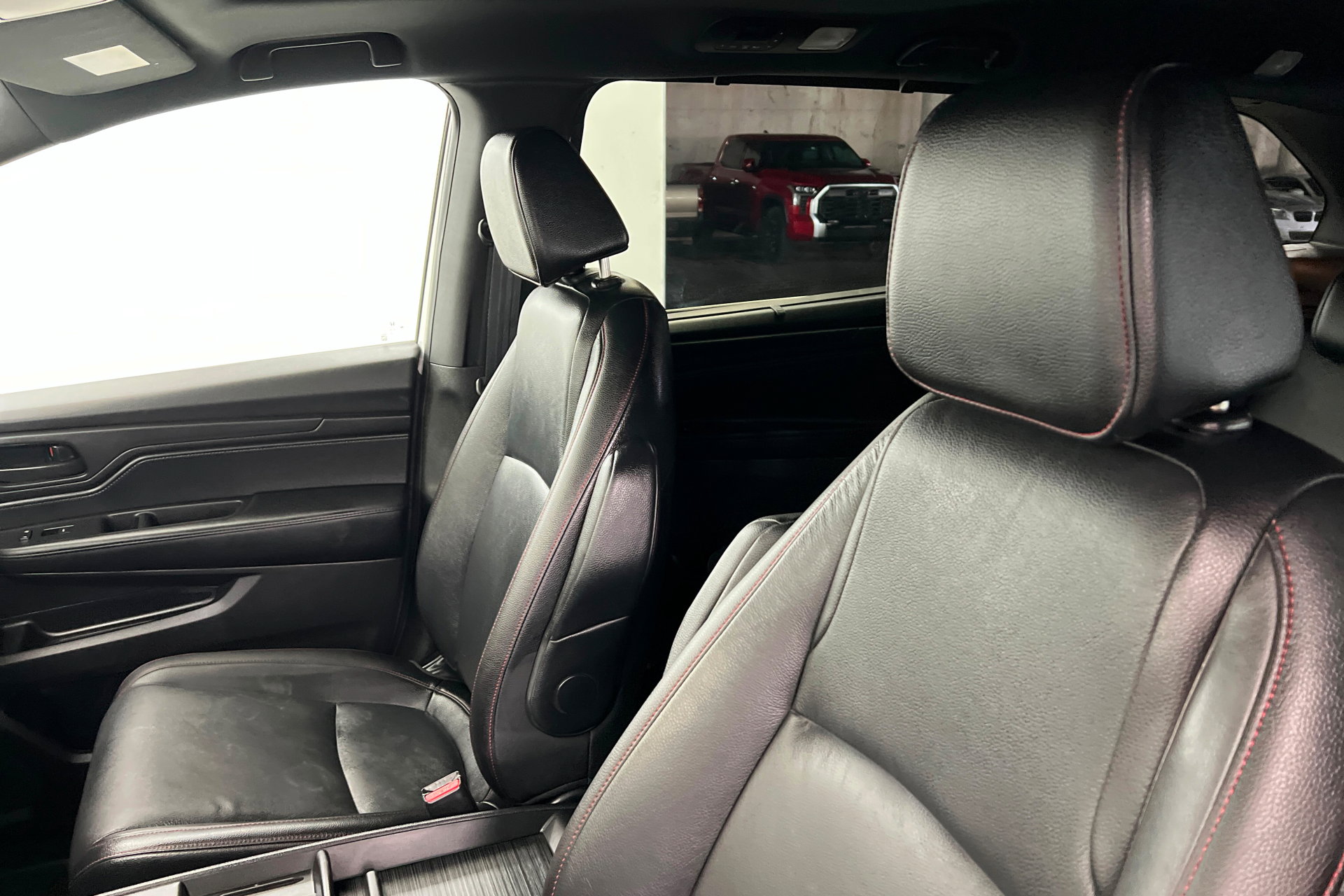 Used 2025 Honda Odyssey Sport-L image 16