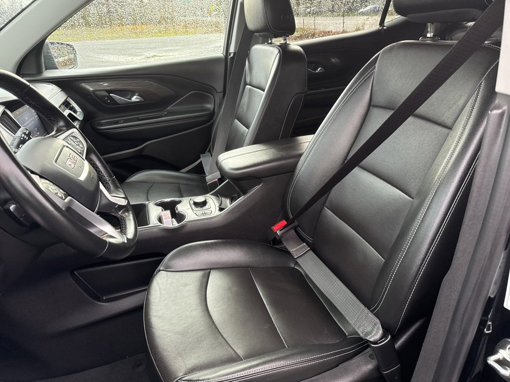 Used 2024 GMC Terrain SLT image 13
