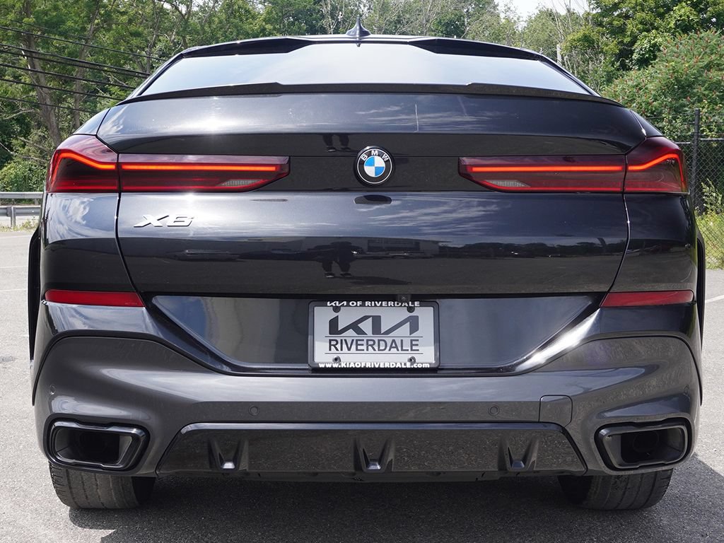 Used 2022 BMW X6 xDrive40i w/ M Sport Package AWD/4WD image 12