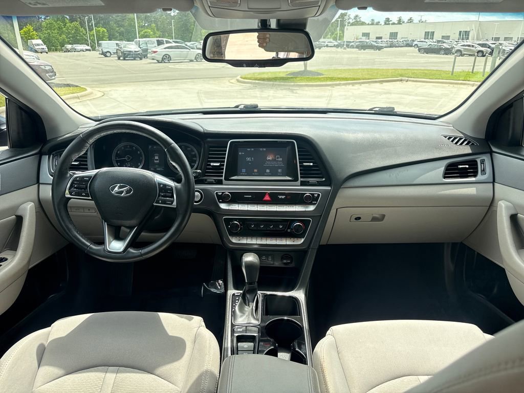 Used 2018 Hyundai Sonata SEL w/ Tech Package 02 FWD image 16