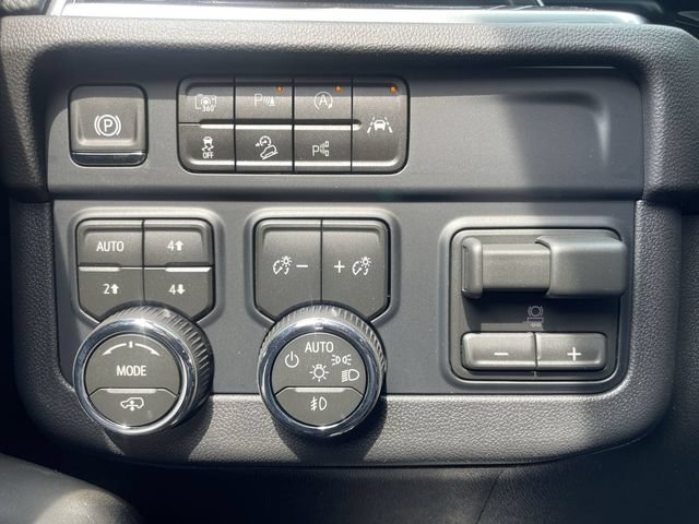 New 2026 Chevrolet Suburban RST w/ RST Capability Package AWD/4WD image 20