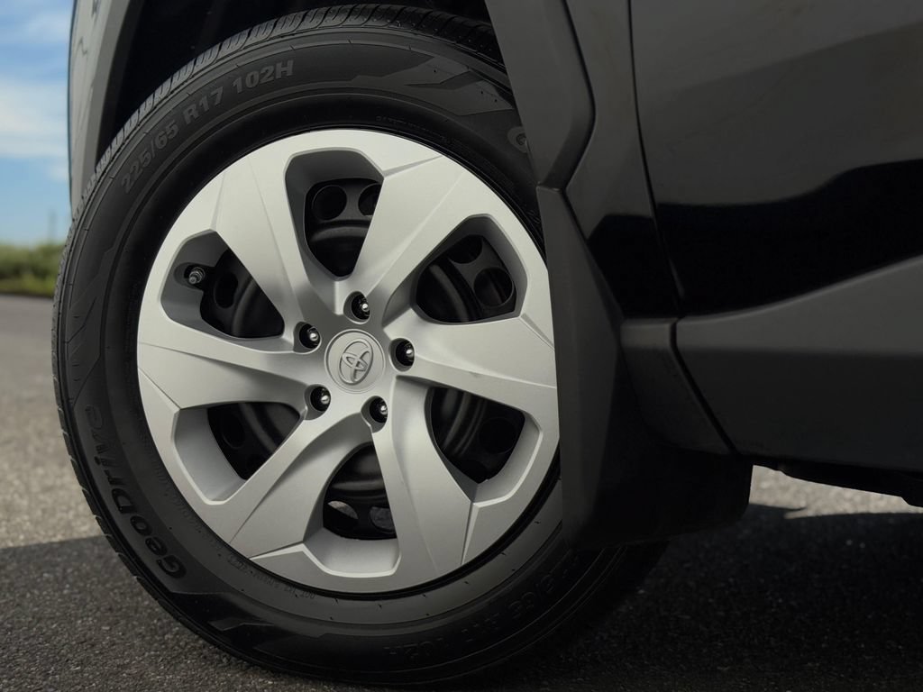 Certified 2023 Toyota RAV4 LE FWD image 26