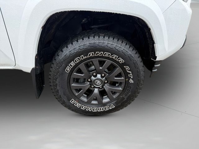 Used 2021 Toyota Tacoma SR5 AWD/4WD image 28