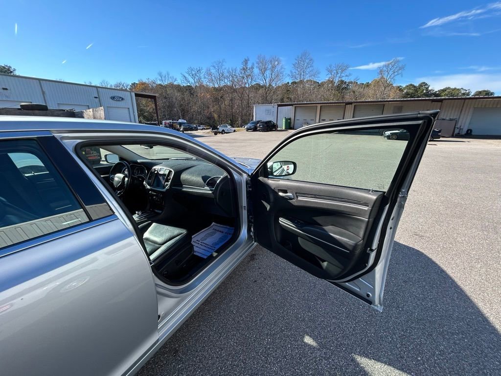 Used 2020 Chrysler 300 Touring L w/ Quick Order Package 2EF image 23