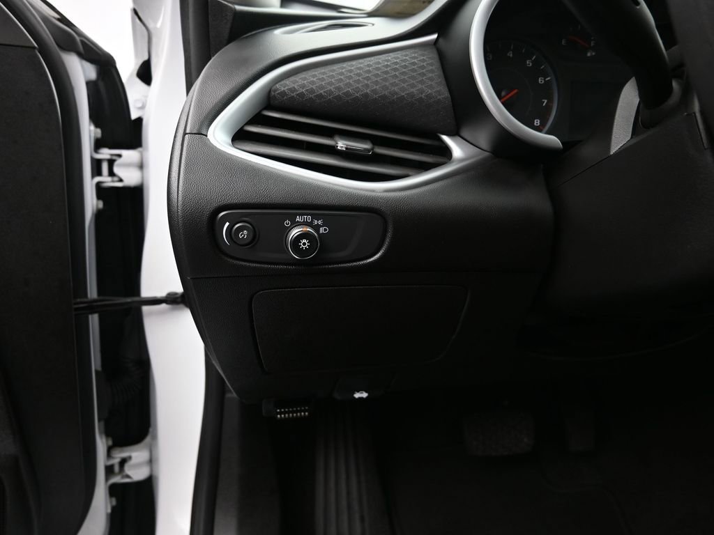 Used 2024 Chevrolet Malibu LT FWD image 12