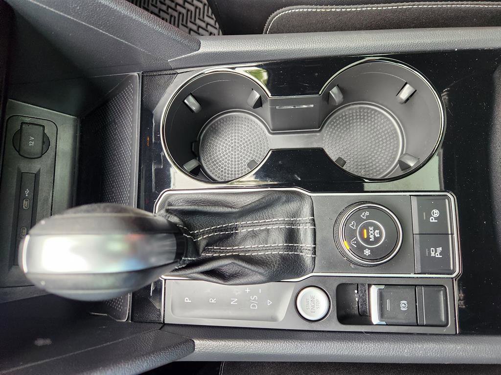 Certified 2022 Volkswagen Atlas Cross Sport SEL Premium R-Line image 37