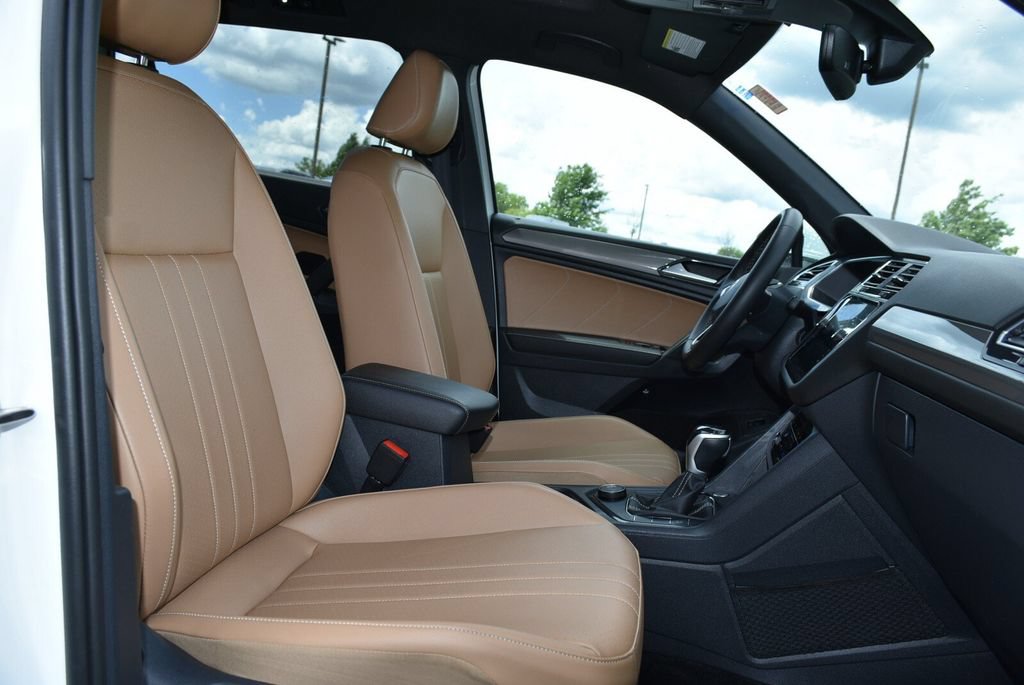 Used 2022 Volkswagen Tiguan SE AWD/4WD image 26