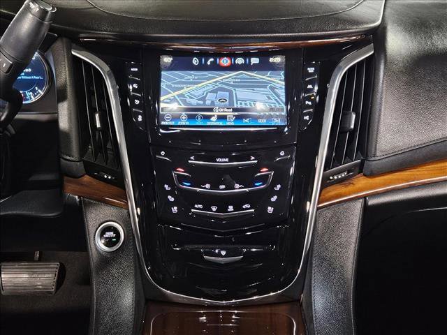 Used 2018 Cadillac Escalade Premium Luxury image 14
