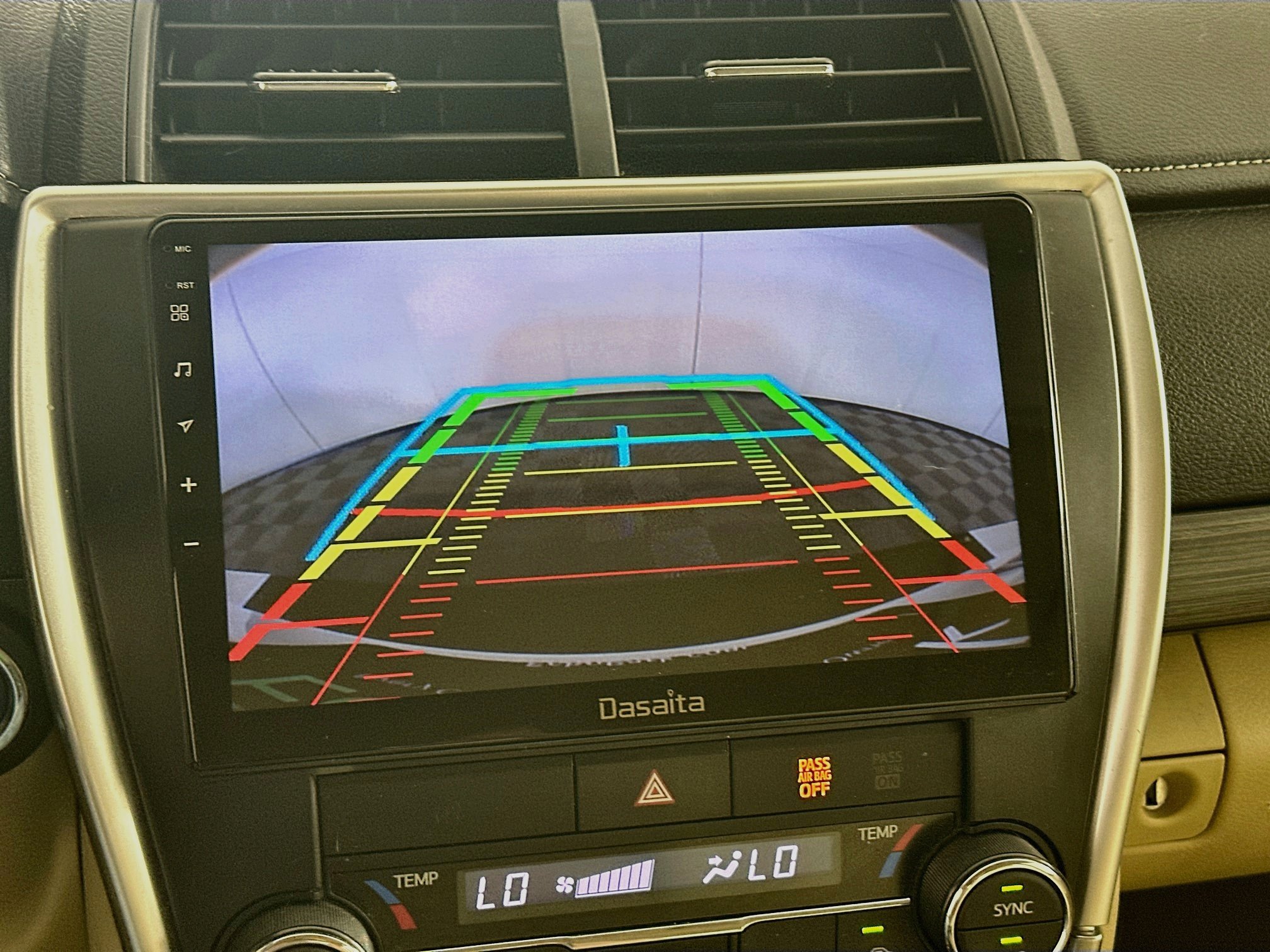 Used 2017 Toyota Camry XLE w/ Moonroof Package FWD image 23