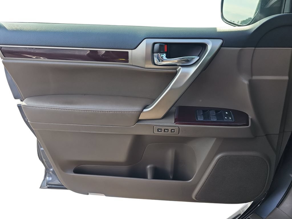 Used 2017 Lexus GX 460 Premium AWD/4WD image 24