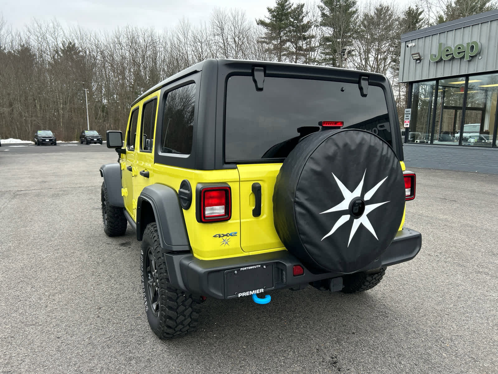 Used 2023 Jeep Wrangler Unlimited w/ Cold Weather Group image 8