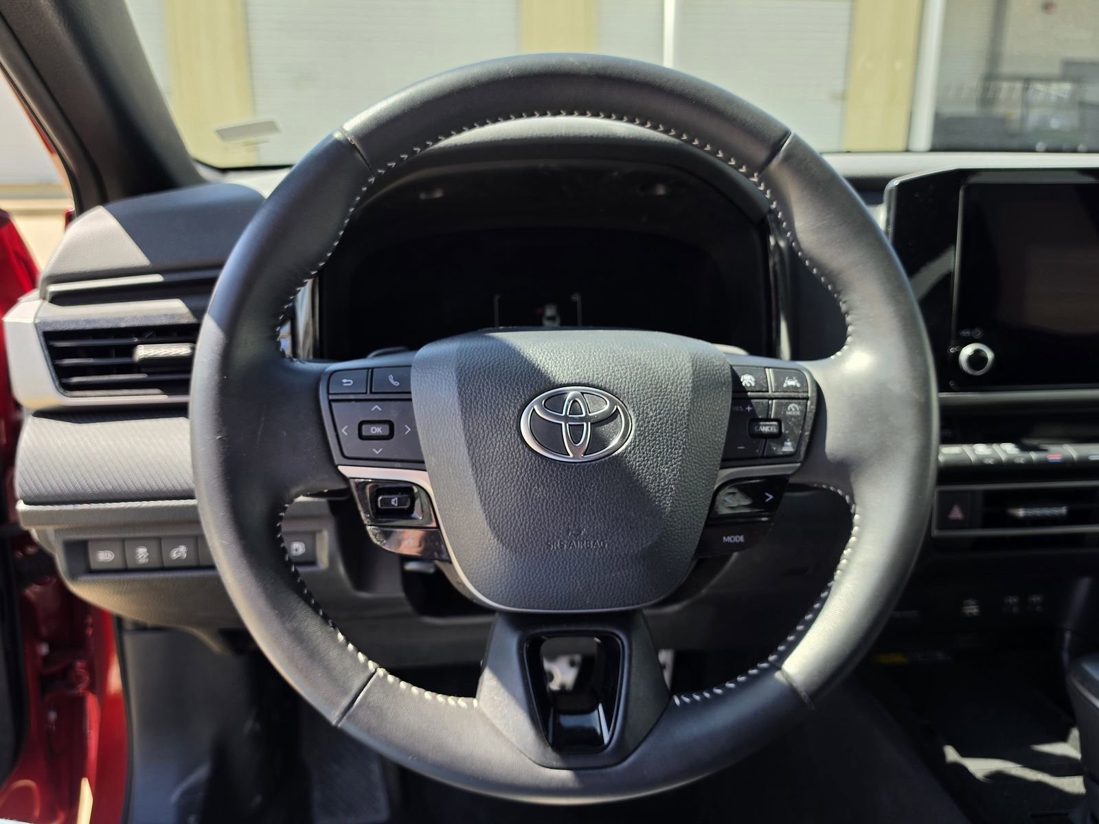 Used 2025 Toyota Camry SE image 14