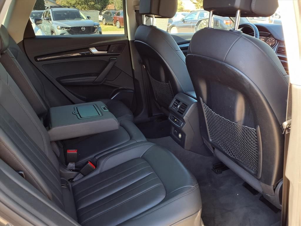 Used 2020 Audi Q5 e Premium Plus w/ Premium Plus Package image 22