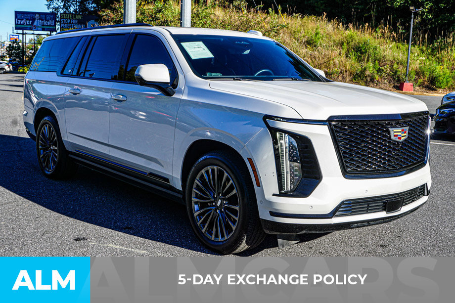 Used 2025 Cadillac Escalade ESV Sport Platinum AWD/4WD image 3