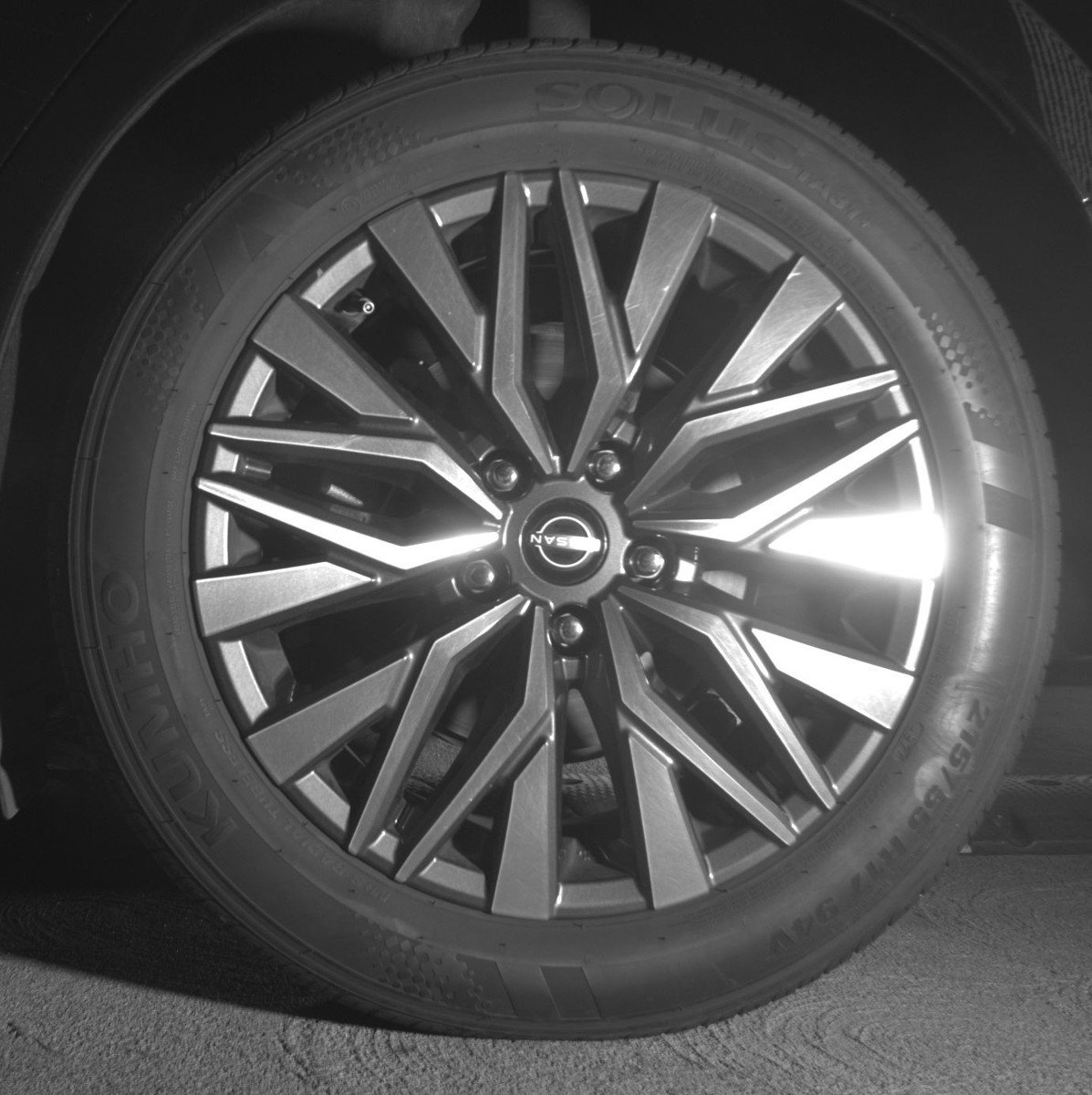 Used 2025 Nissan Altima 2.5 SV FWD image 14