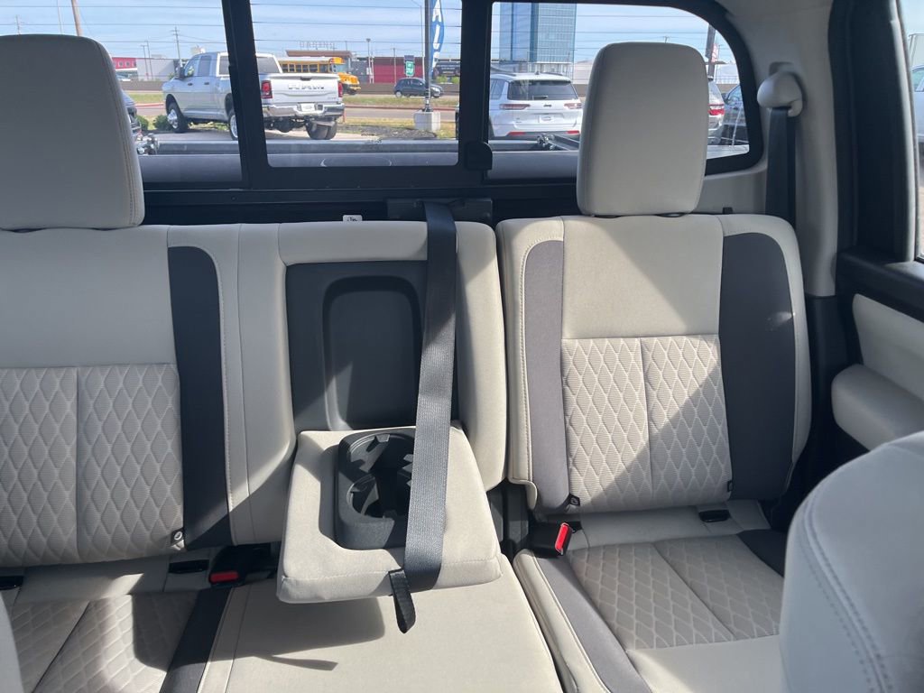 Used 2023 Nissan Titan SV w/ SV Convenience Package RWD image 44