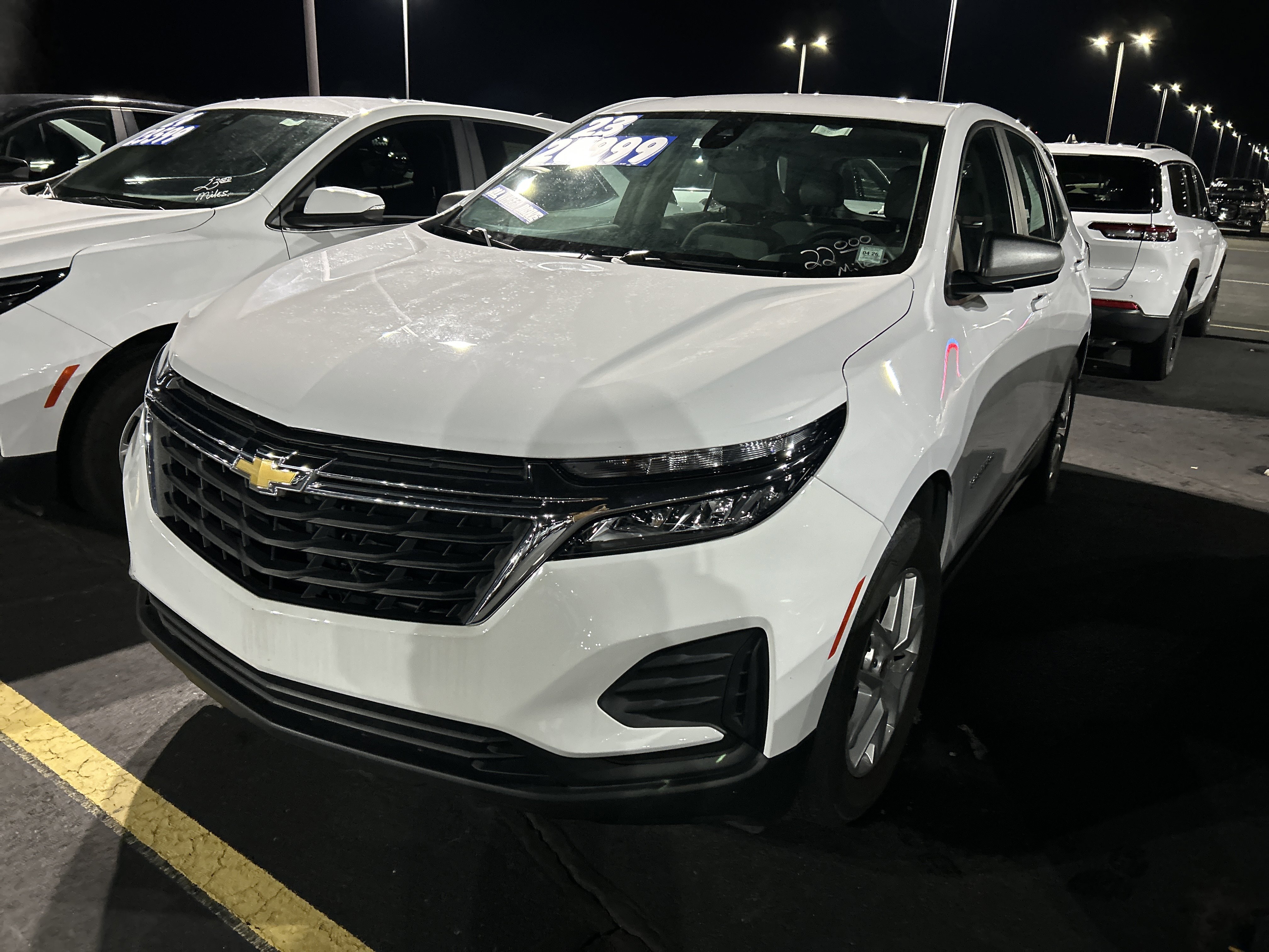 Used 2023 Chevrolet Equinox LS image 3