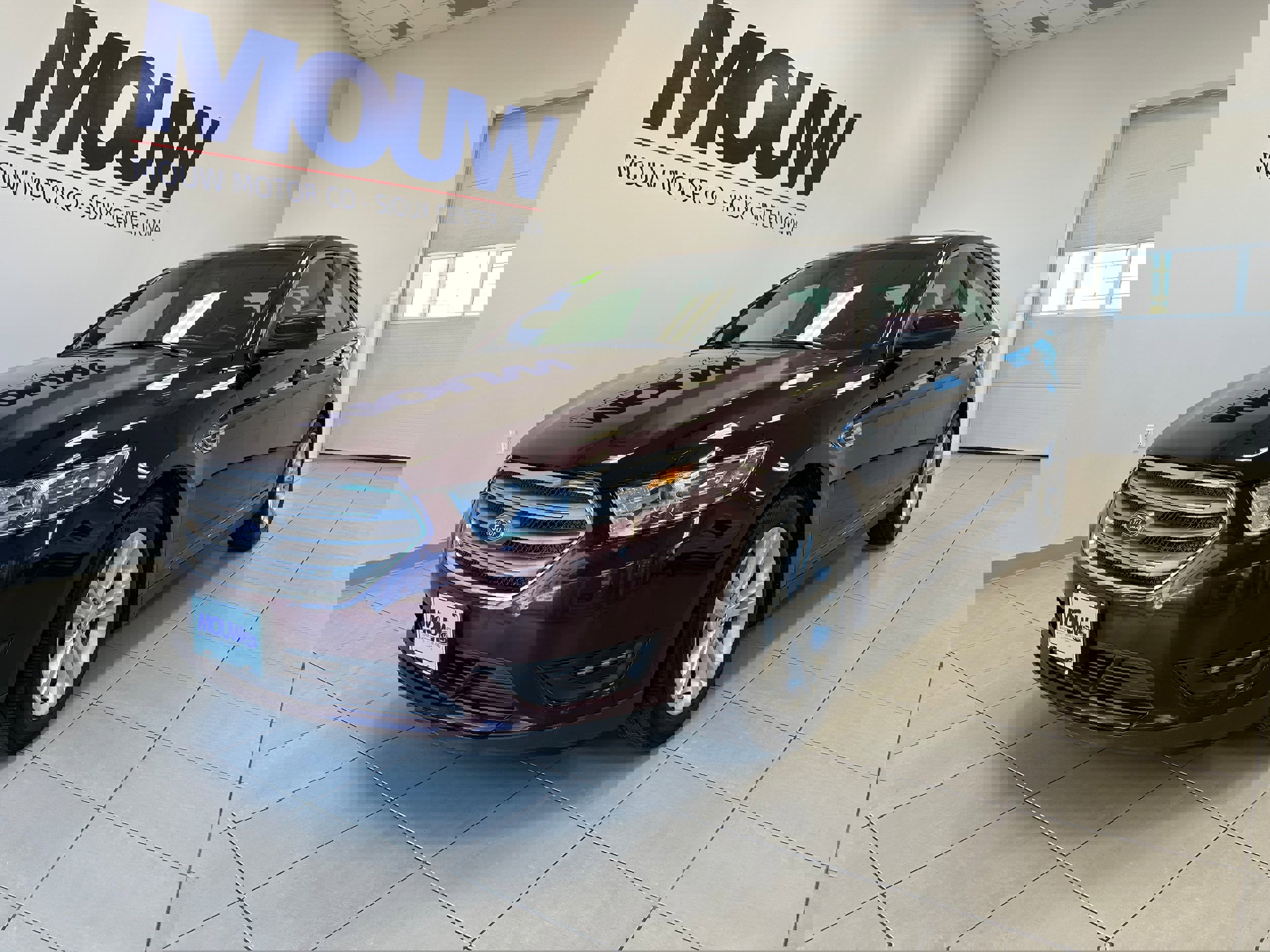 Used 2018 Ford Taurus SEL w/ Equipment Group 201A image 2