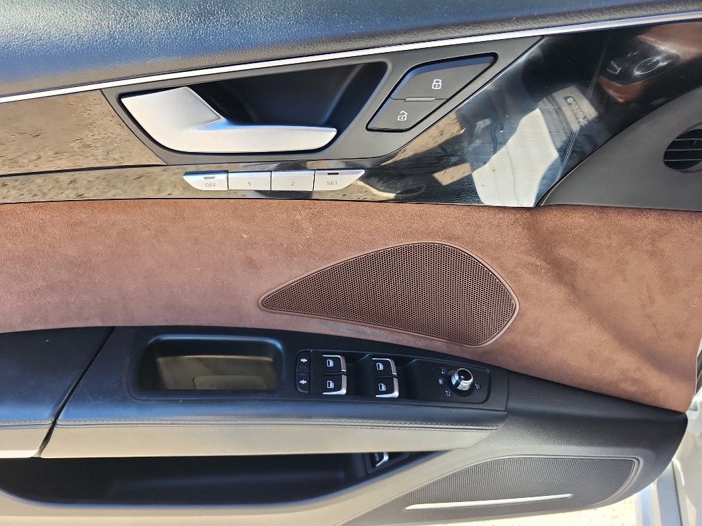 Used 2018 Audi A8 L 3.0T w/ Executive Package image 17