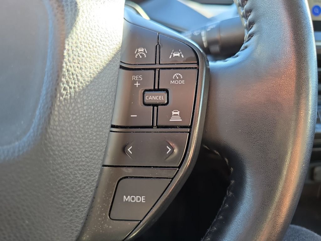 Used 2023 Toyota Prius LE image 32