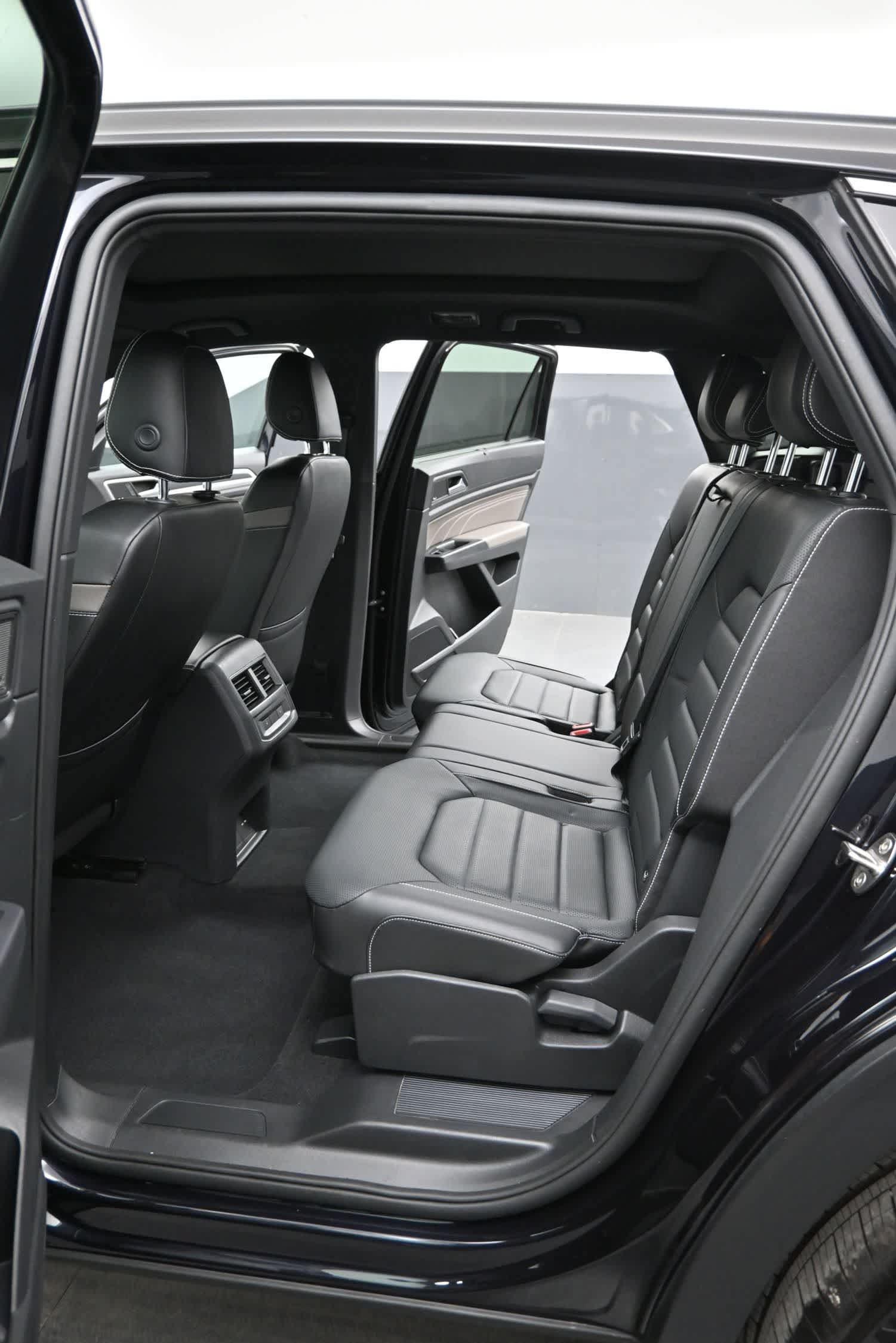 Used 2021 Volkswagen Atlas Cross Sport SEL Premium AWD/4WD image 15