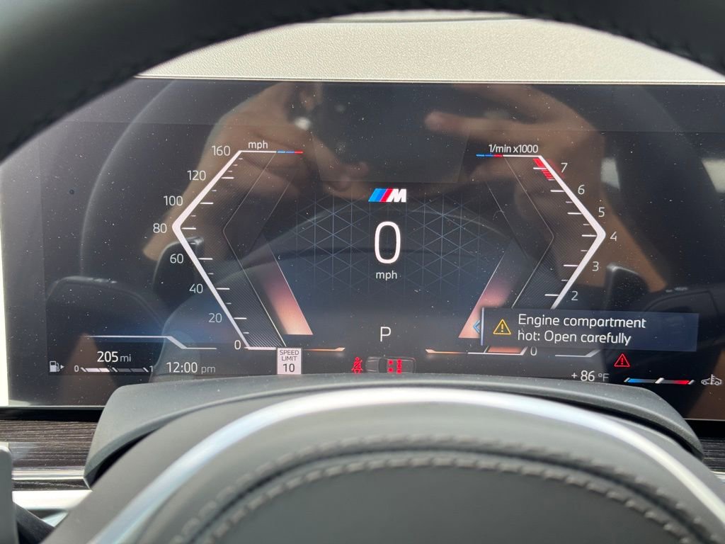 Used 2026 BMW X7 xDrive40i w/ M Sport Package image 31