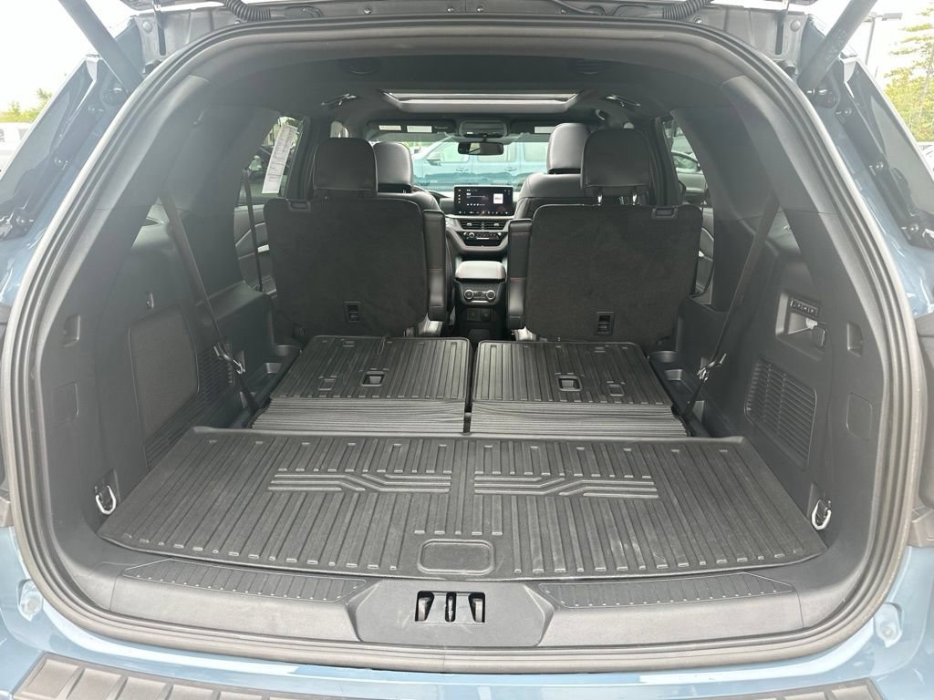Used 2025 Ford Explorer ST w/ Sun And Sound Package AWD/4WD image 33