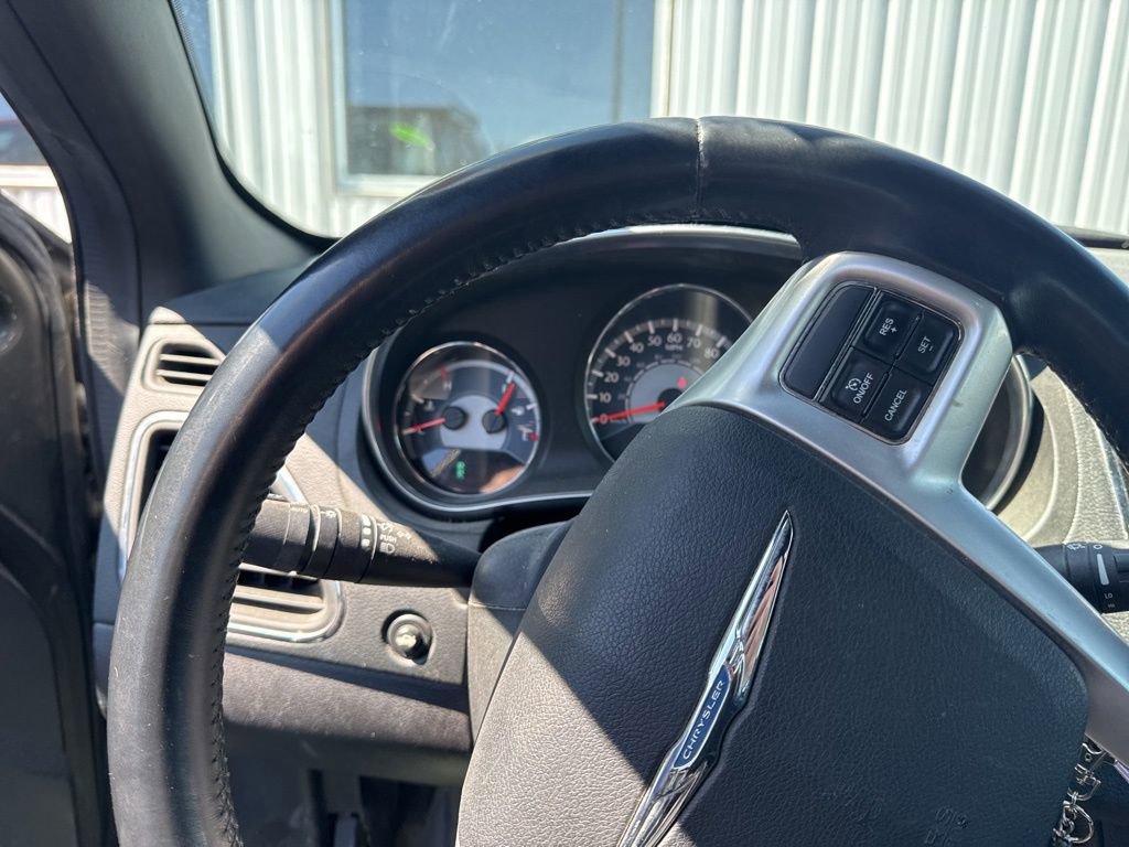 Used 2013 Chrysler 200 Limited FWD image 20