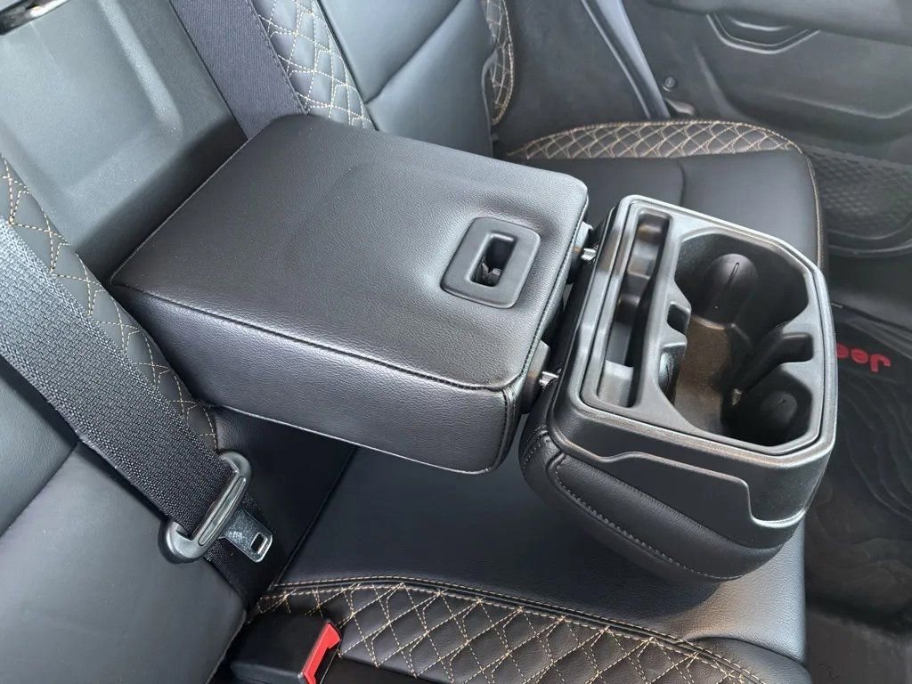 Used 2023 Jeep Wrangler Altitude image 24