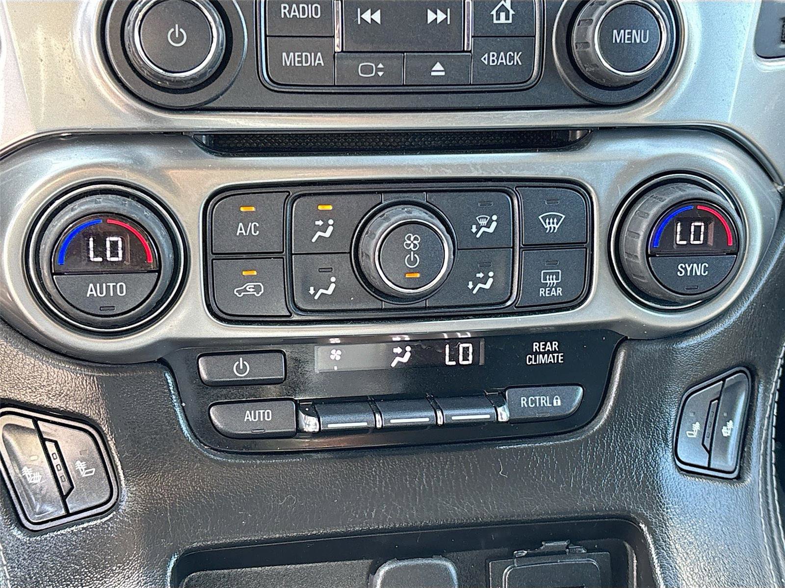 Used 2017 Chevrolet Suburban LT image 16