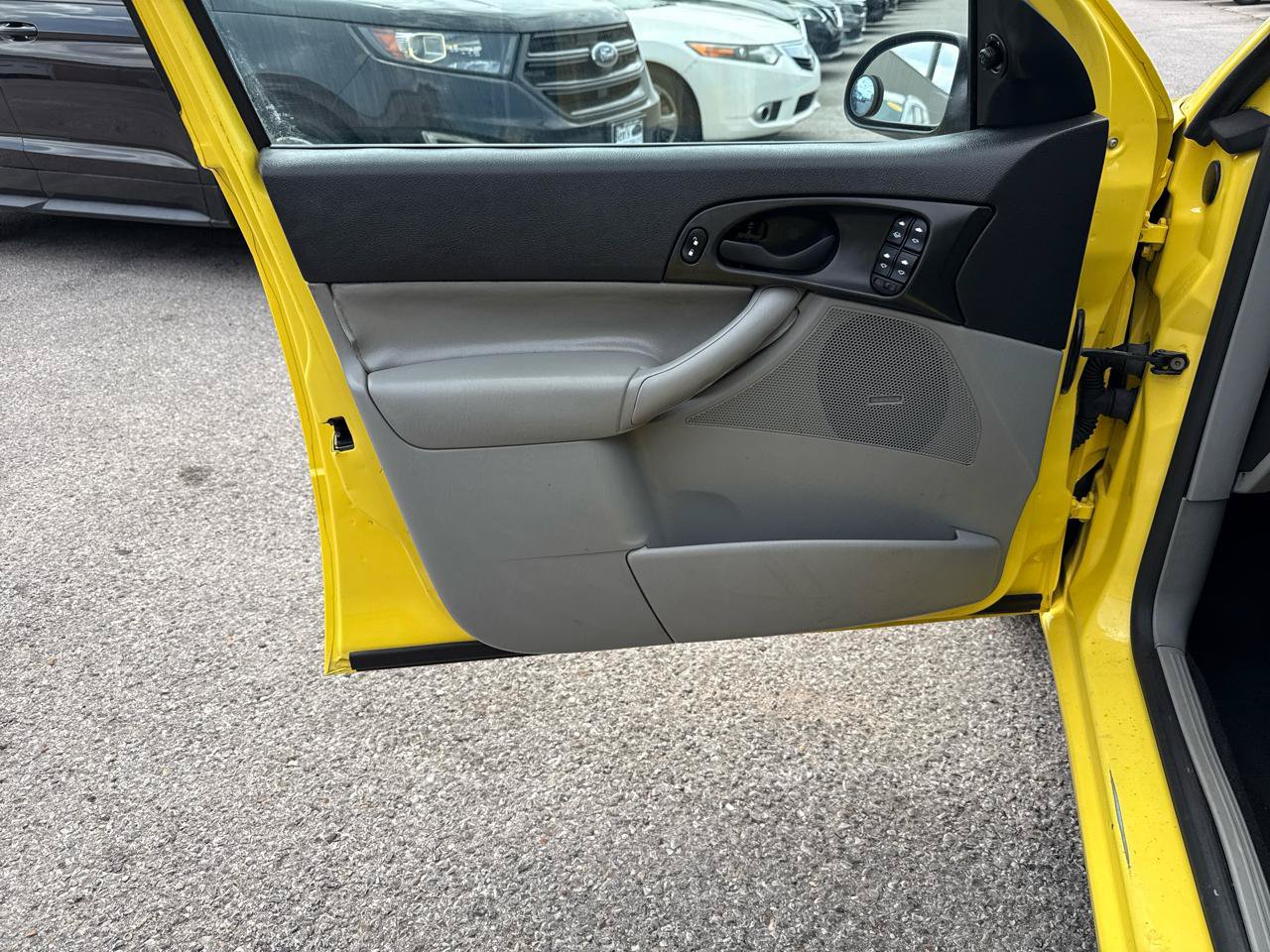 Used 2005 Ford Focus S FWD image 11