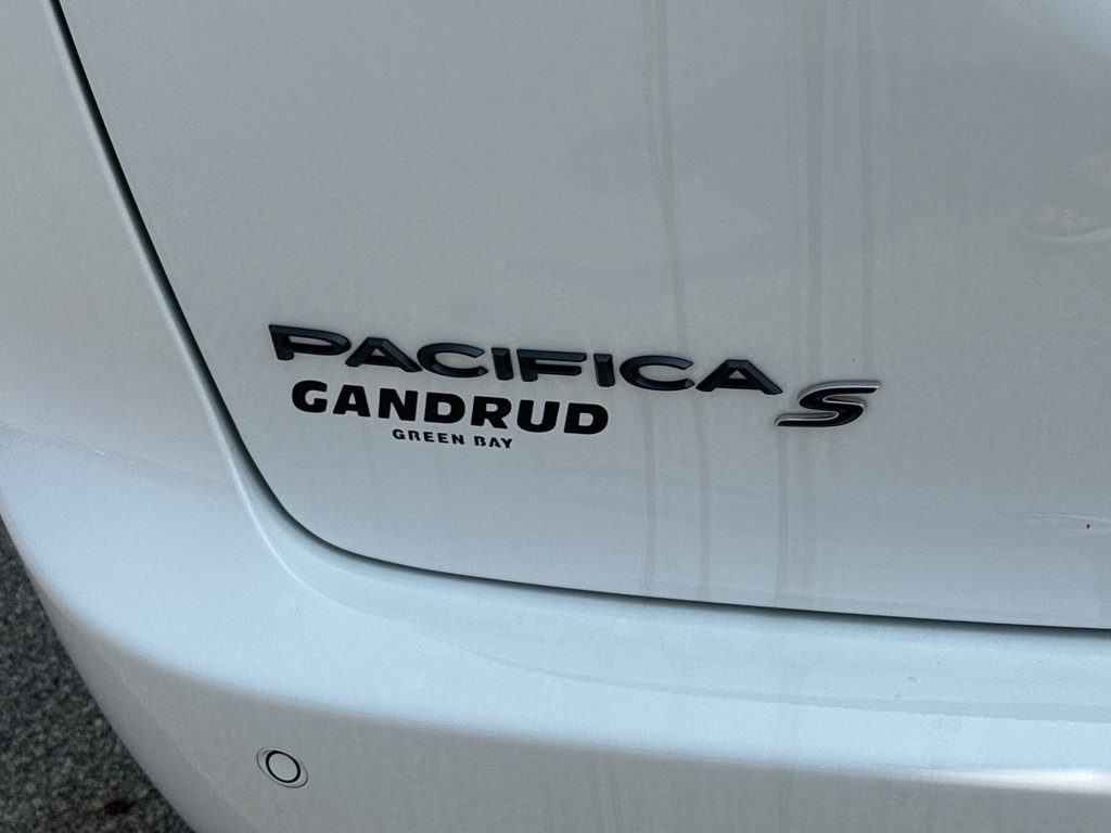 New 2026 Chrysler Pacifica Select w/ S Appearance Package FWD image 8