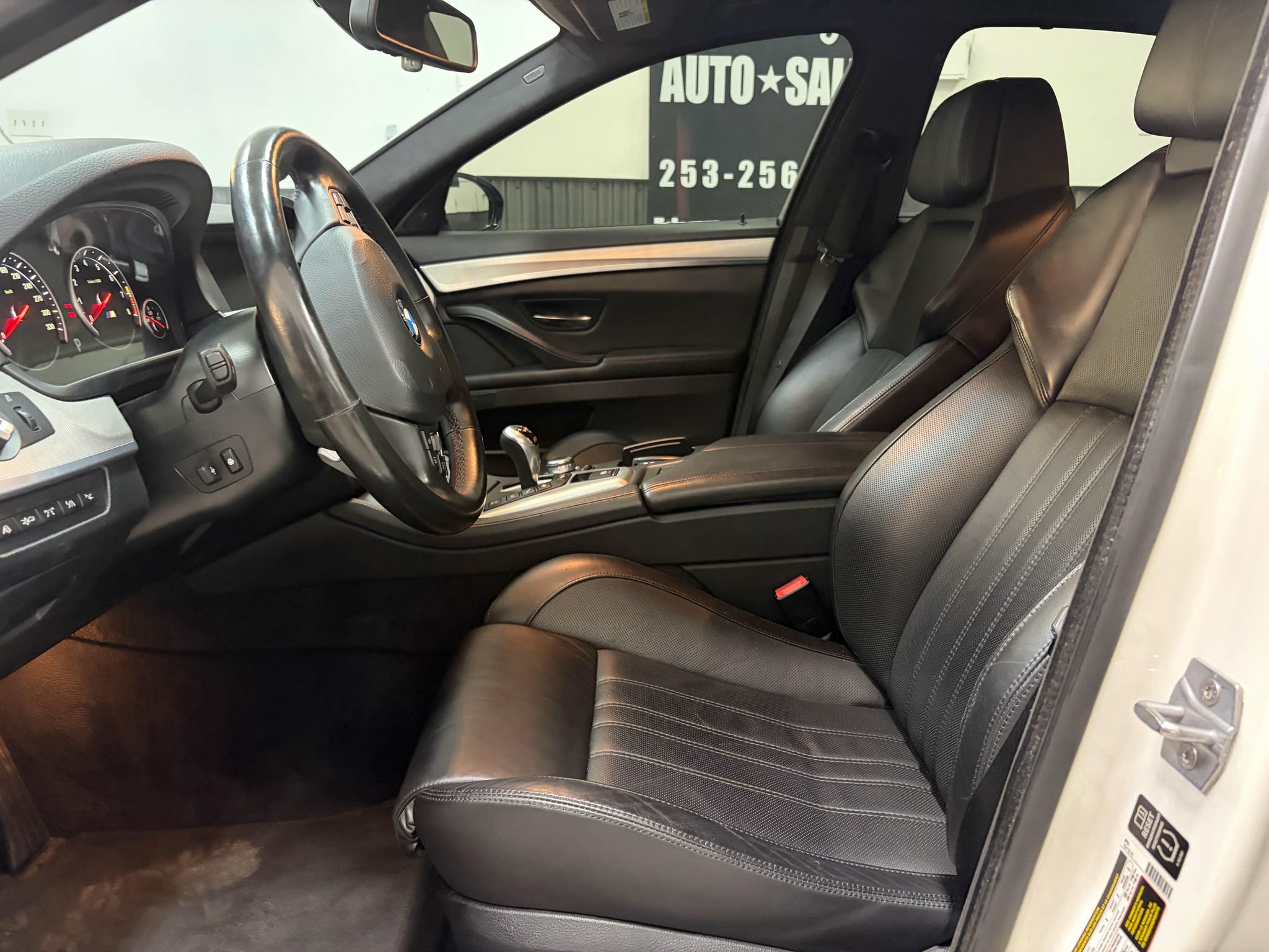 Used 2013 BMW M5 w/ Executive Pkg RWD image 20