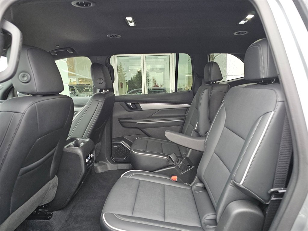 Used 2025 Buick Enclave Preferred w/ Power Package image 18