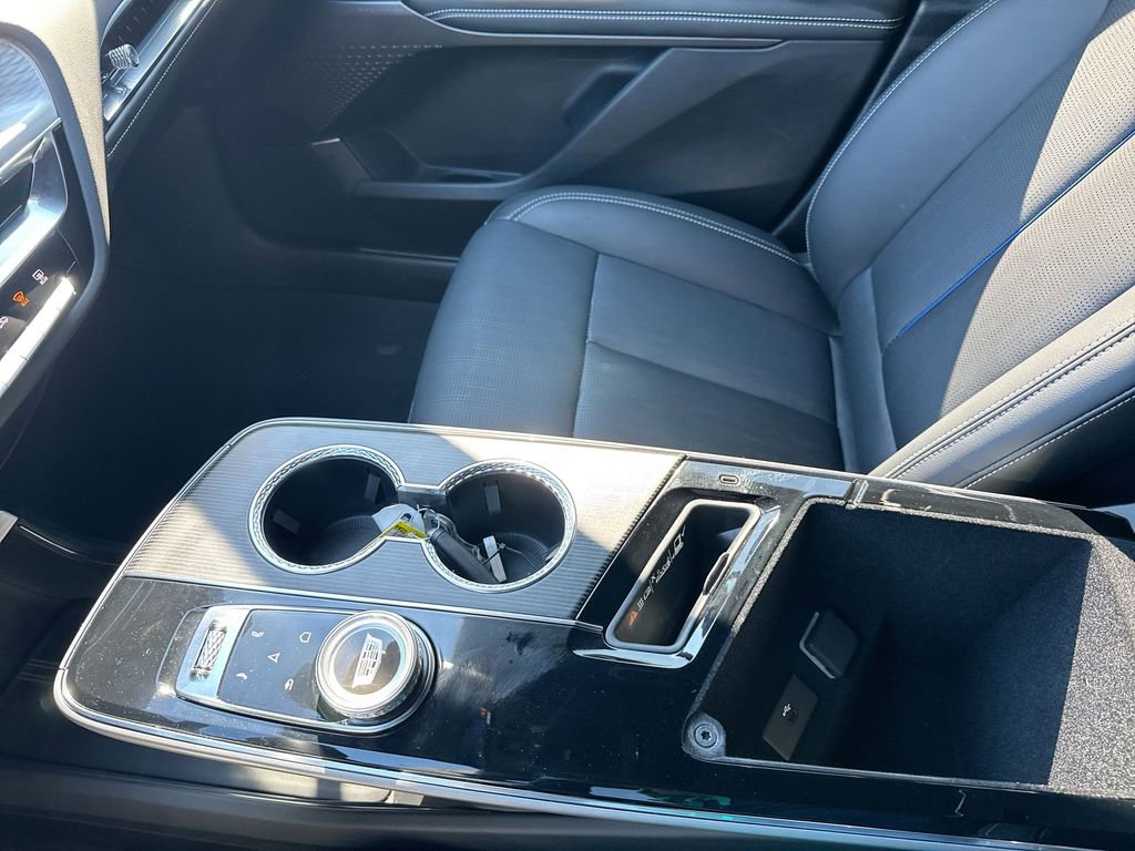 Used 2025 Cadillac Lyriq Luxury image 23