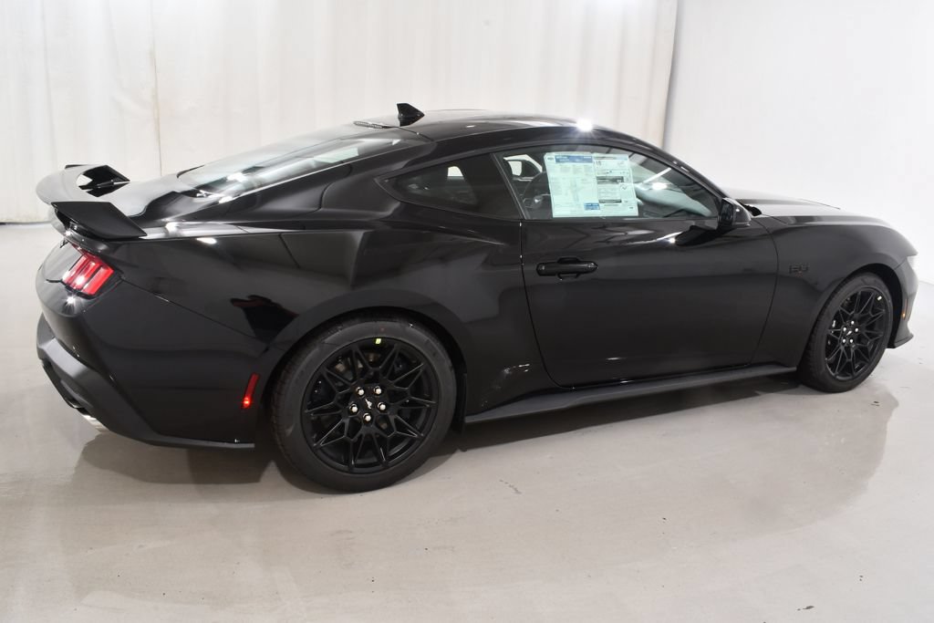 New 2026 Ford Mustang GT Premium w/ GT Performance Package RWD image 11