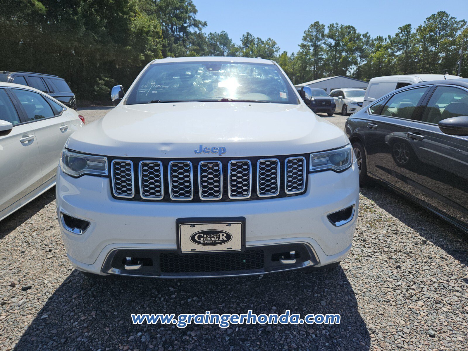 Used 2020 Jeep Grand Cherokee Overland AWD/4WD image 3