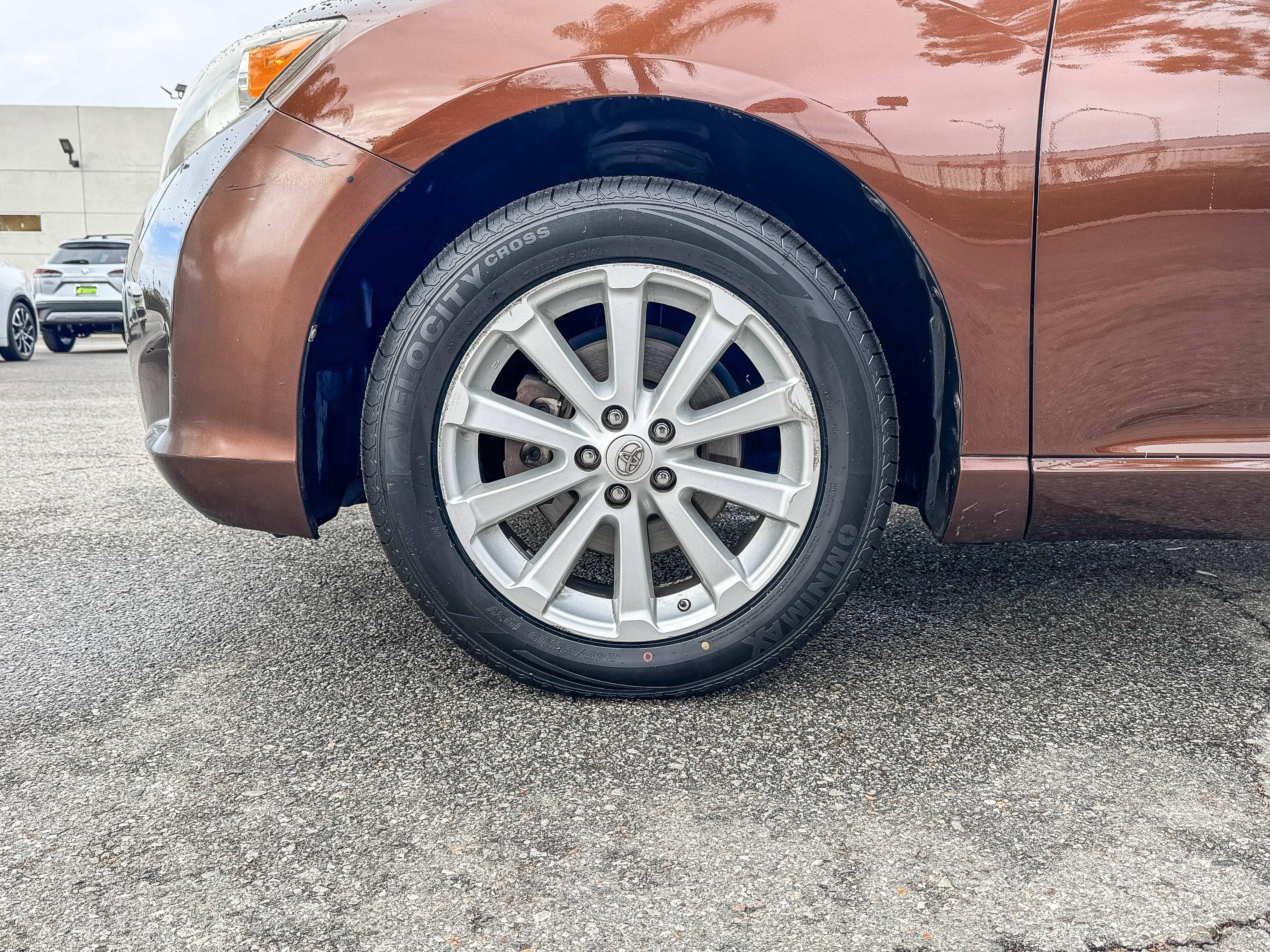 Used 2010 Toyota Venza FWD image 11