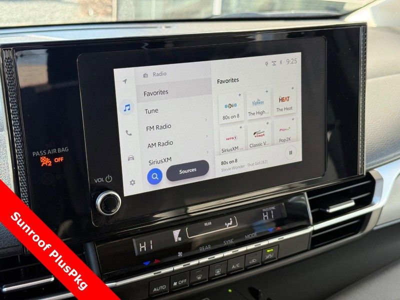 Used 2025 Toyota Sienna LE w/ LE Plus Package image 24