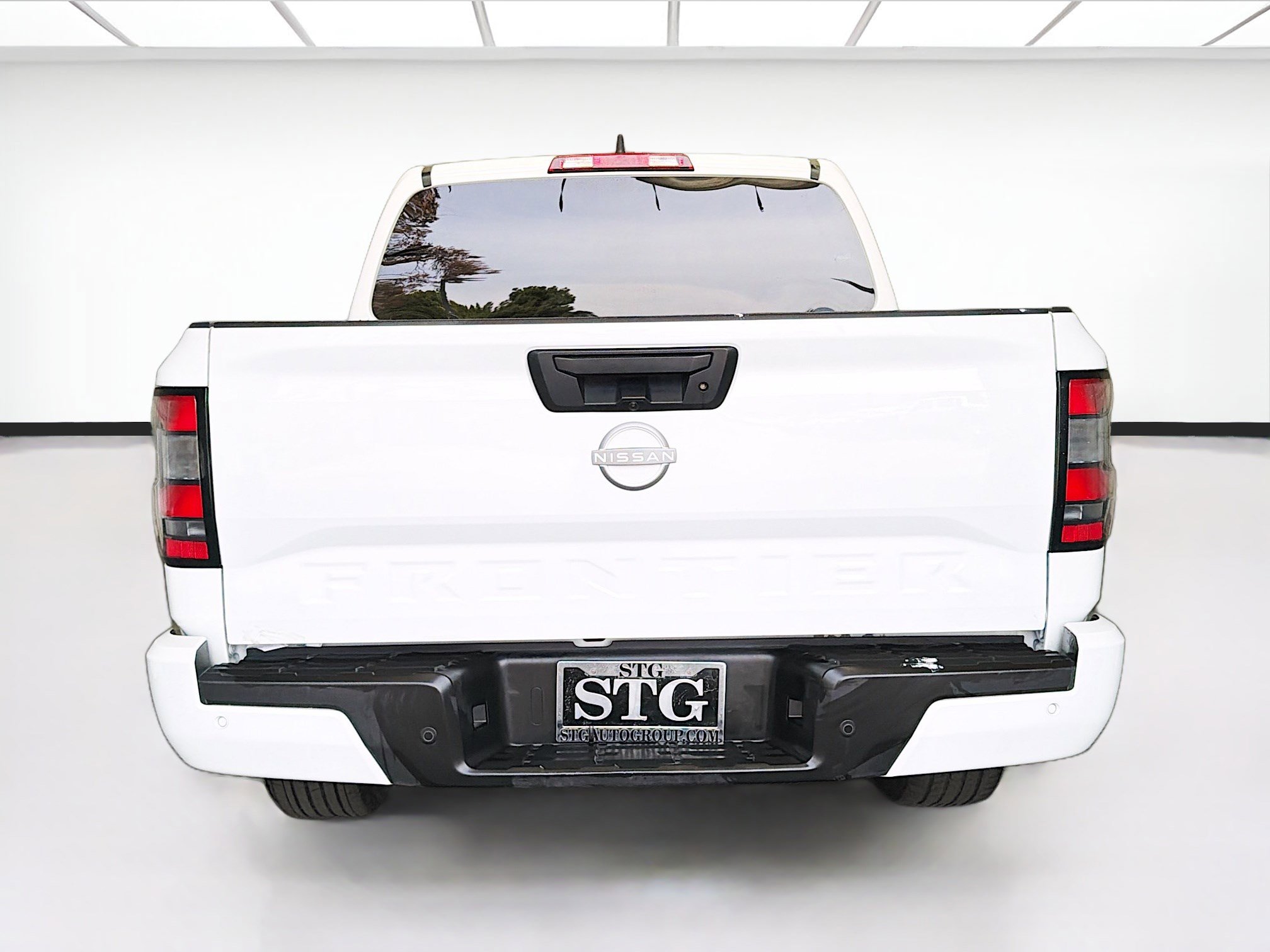Used 2025 Nissan Frontier SV RWD image 5