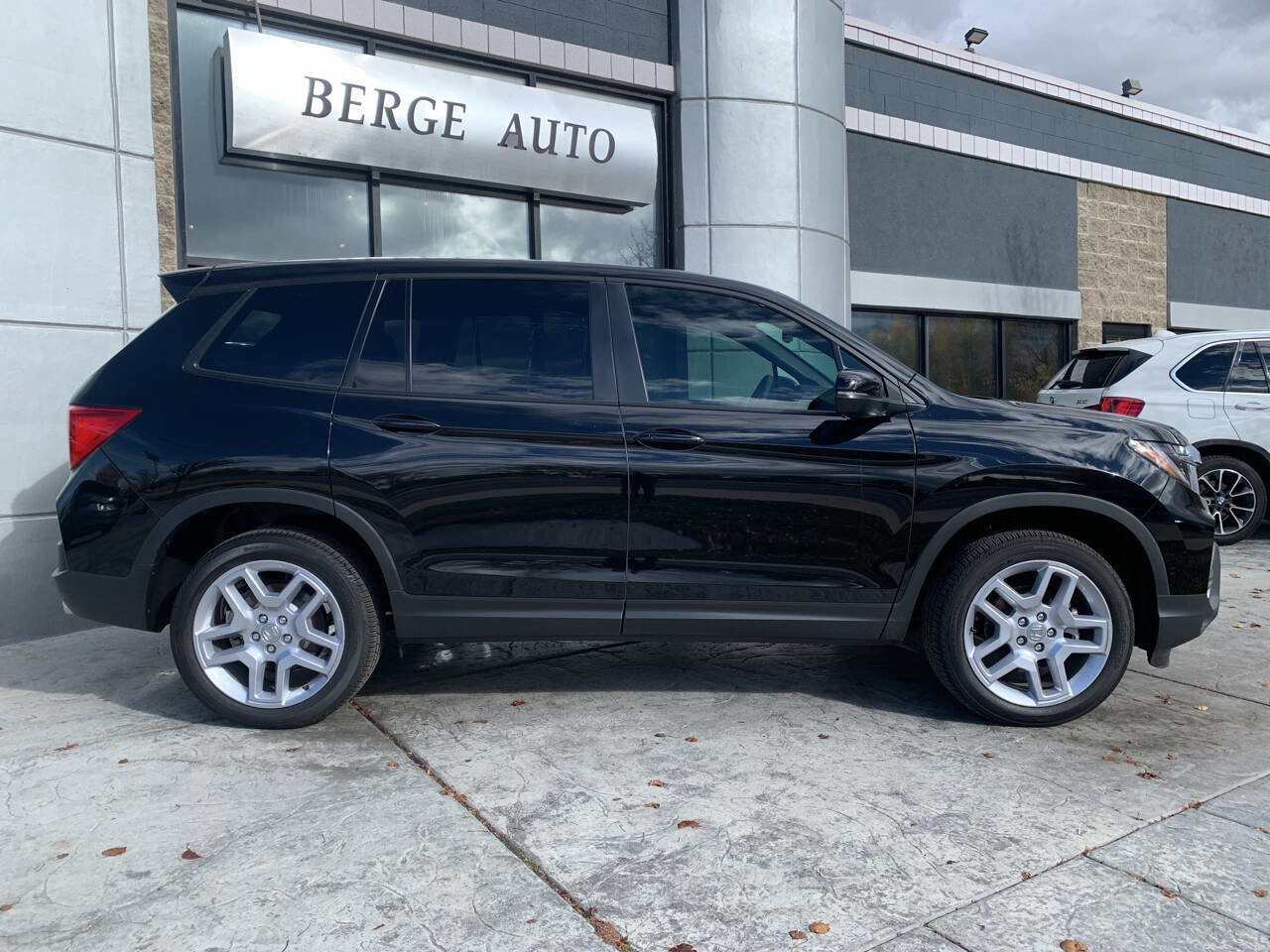 Used 2025 Honda Passport EX-L image 6