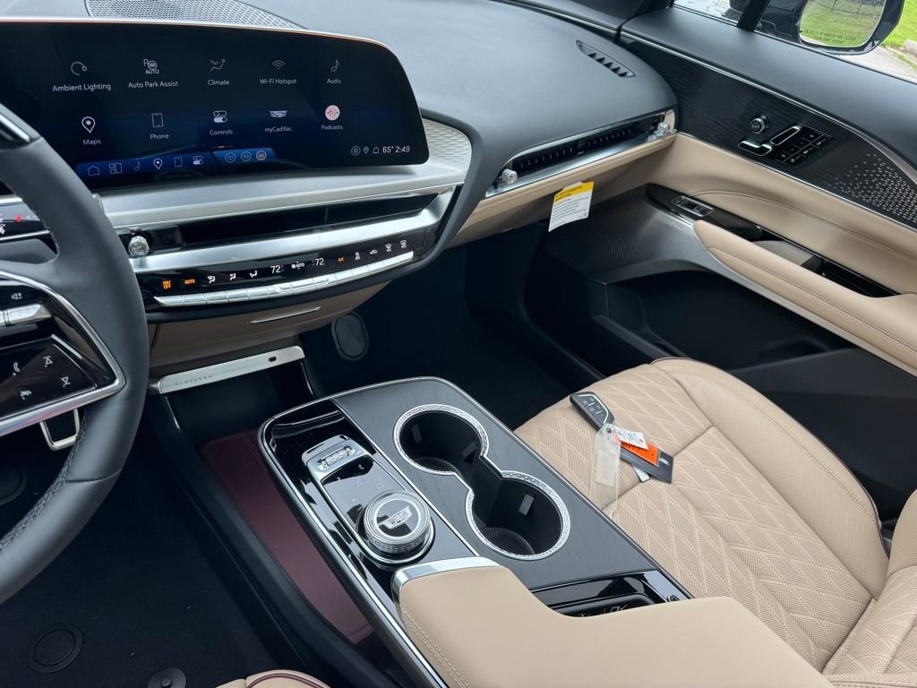 New 2025 Cadillac Lyriq Sport w/ Nappa Leather Package image 29