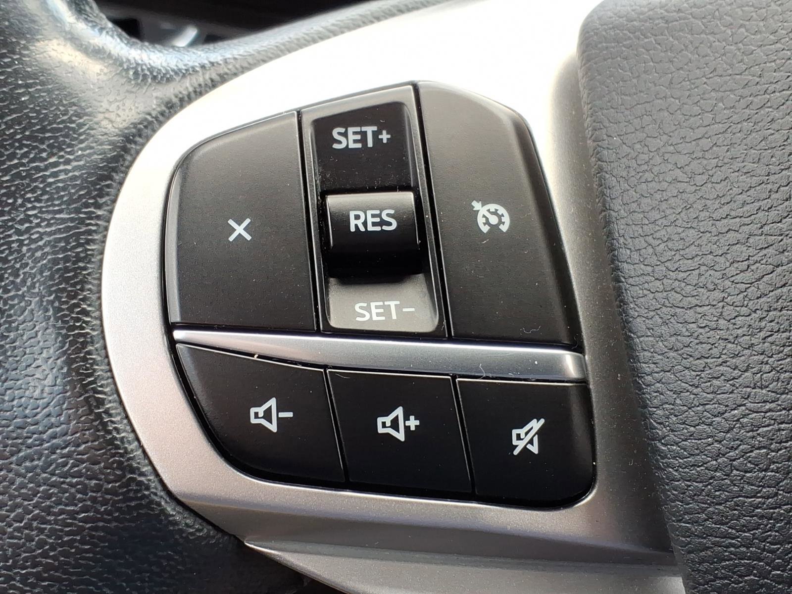 Used 2021 Ford Explorer XLT w/ Equipment Group 202A AWD/4WD image 25