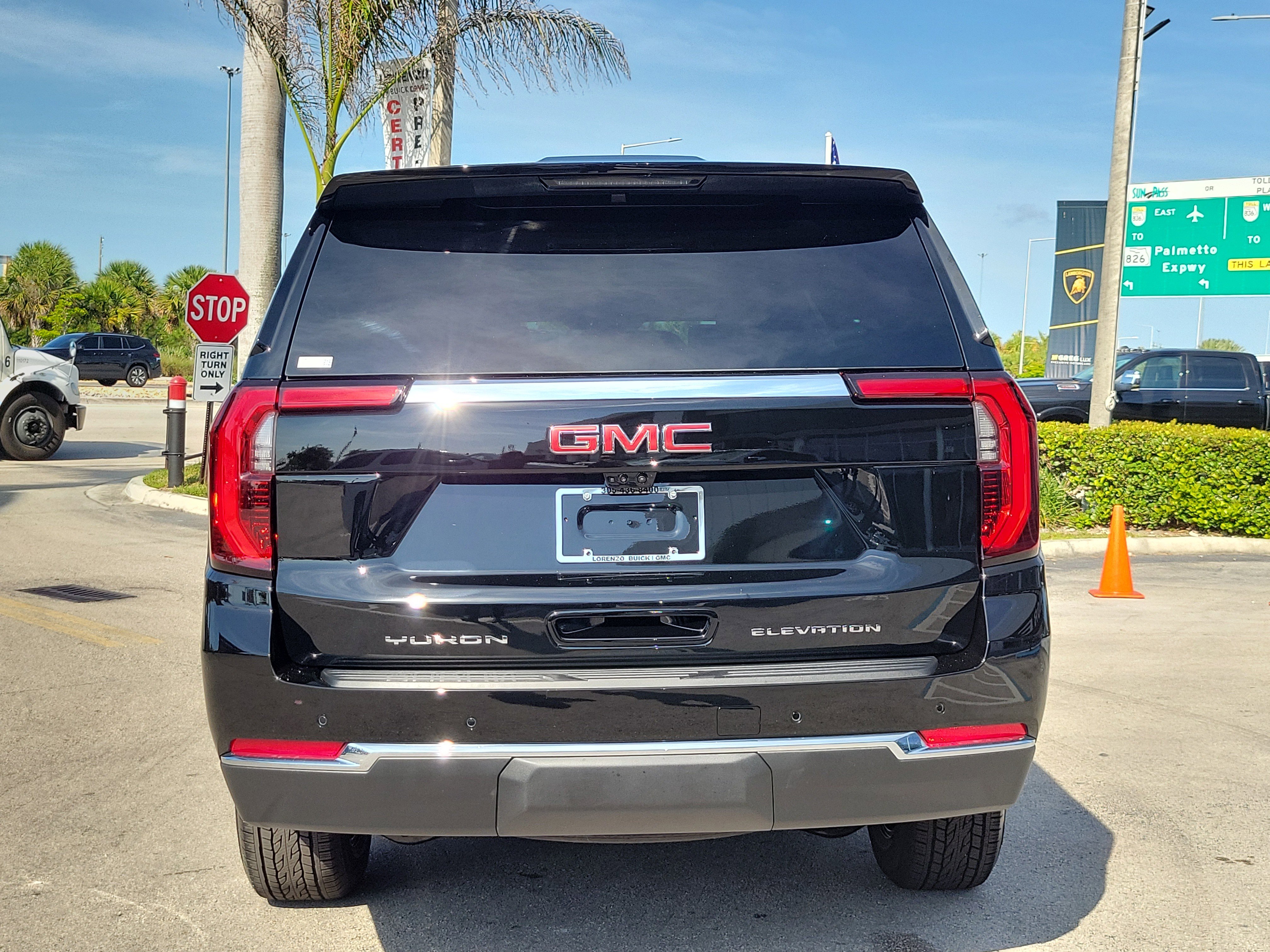 Used 2026 GMC Yukon XL Elevation w/ Elevation Premium Package RWD image 6