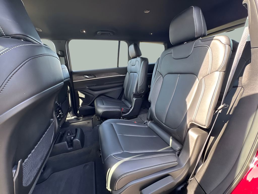 Used 2025 Jeep Grand Cherokee L Limited AWD/4WD image 24