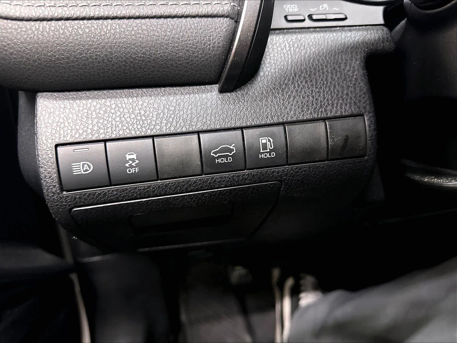 Used 2020 Toyota Camry SE FWD image 37