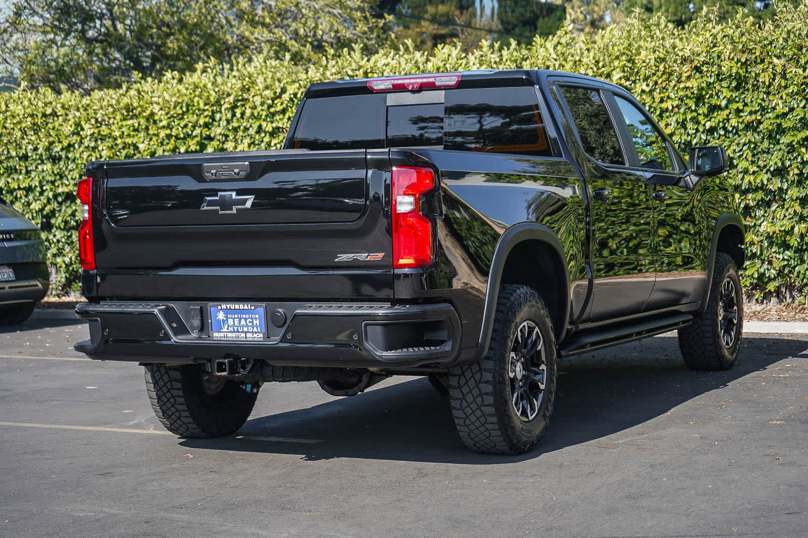 Used 2024 Chevrolet Silverado 1500 ZR2 w/ Technology Package AWD/4WD image 6