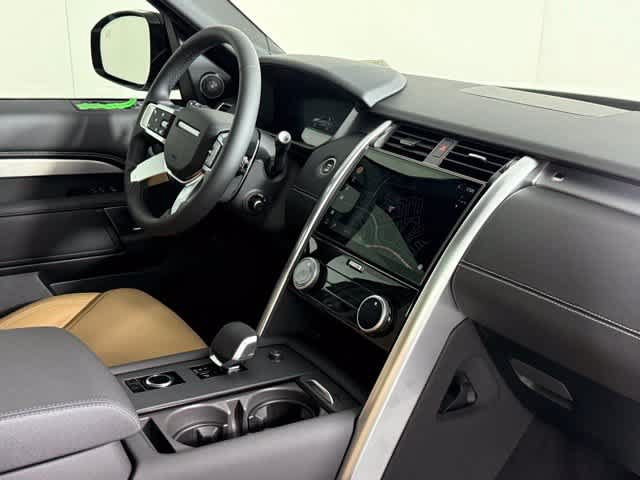 Used 2026 Land Rover Discovery Dynamic SE AWD/4WD image 31