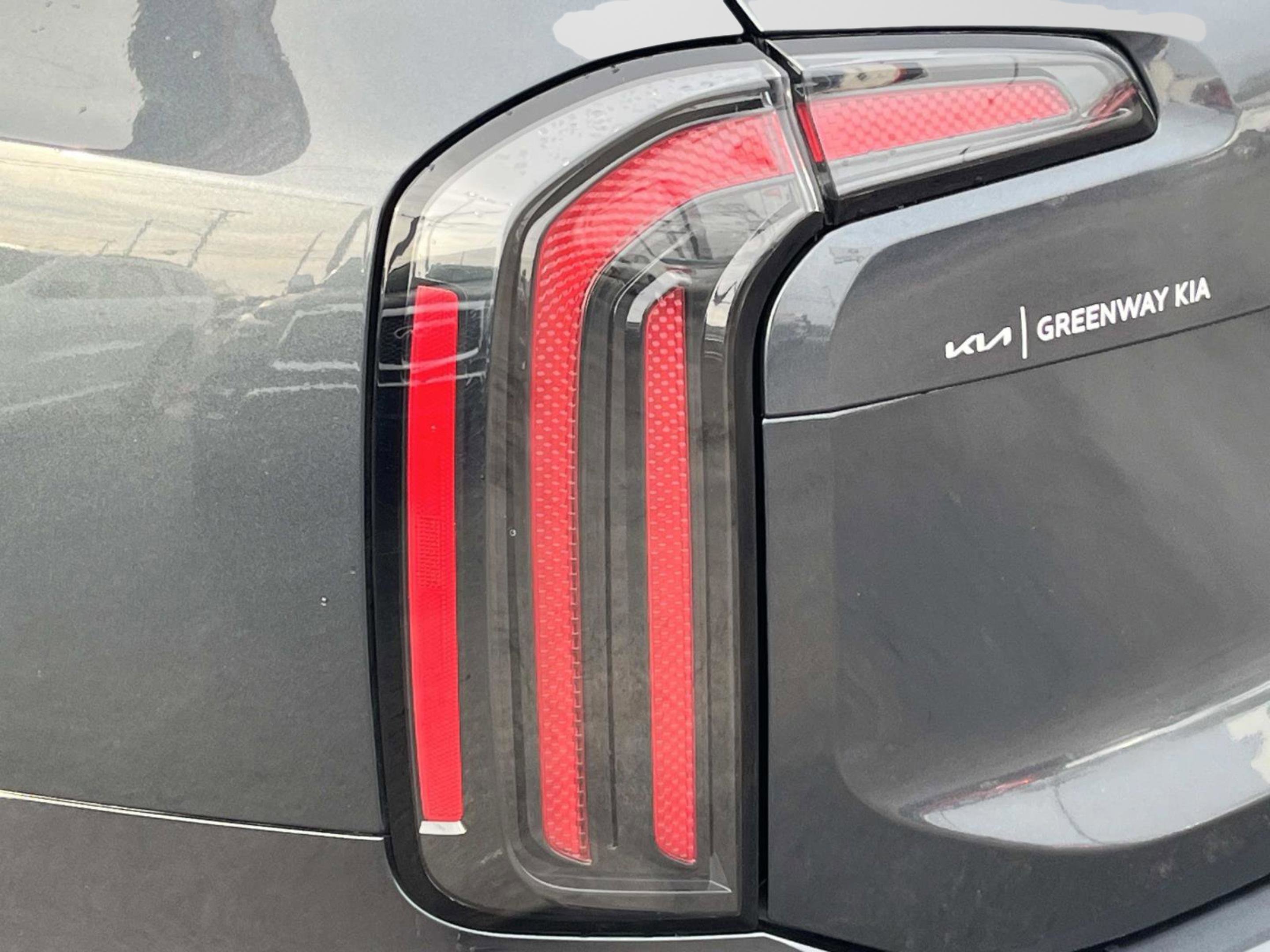 Used 2024 Kia Telluride EX image 9