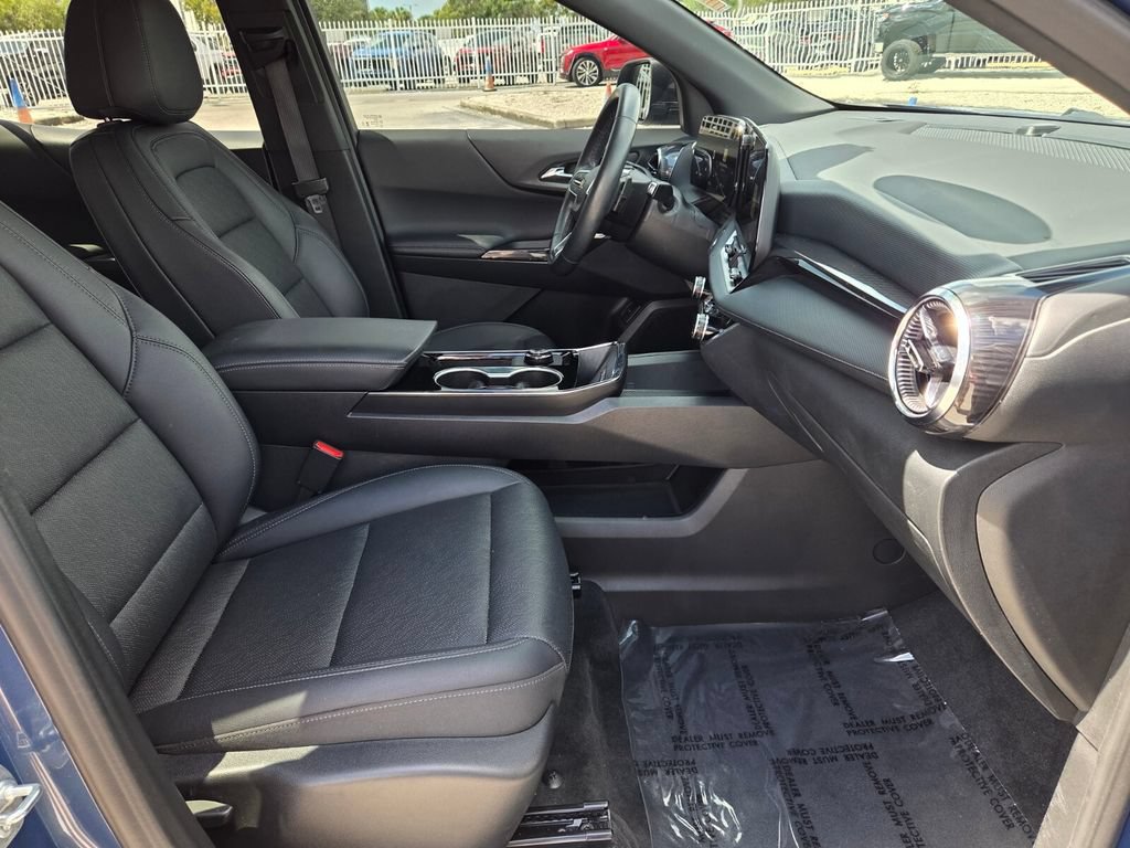Used 2026 Chevrolet Equinox LT w/ Convenience Package II FWD image 15